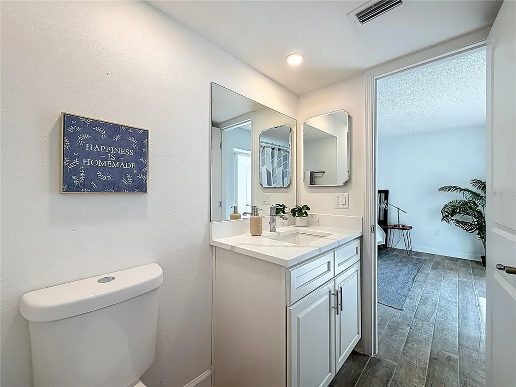 4550 Cove Circle St Petersburg FL 33708