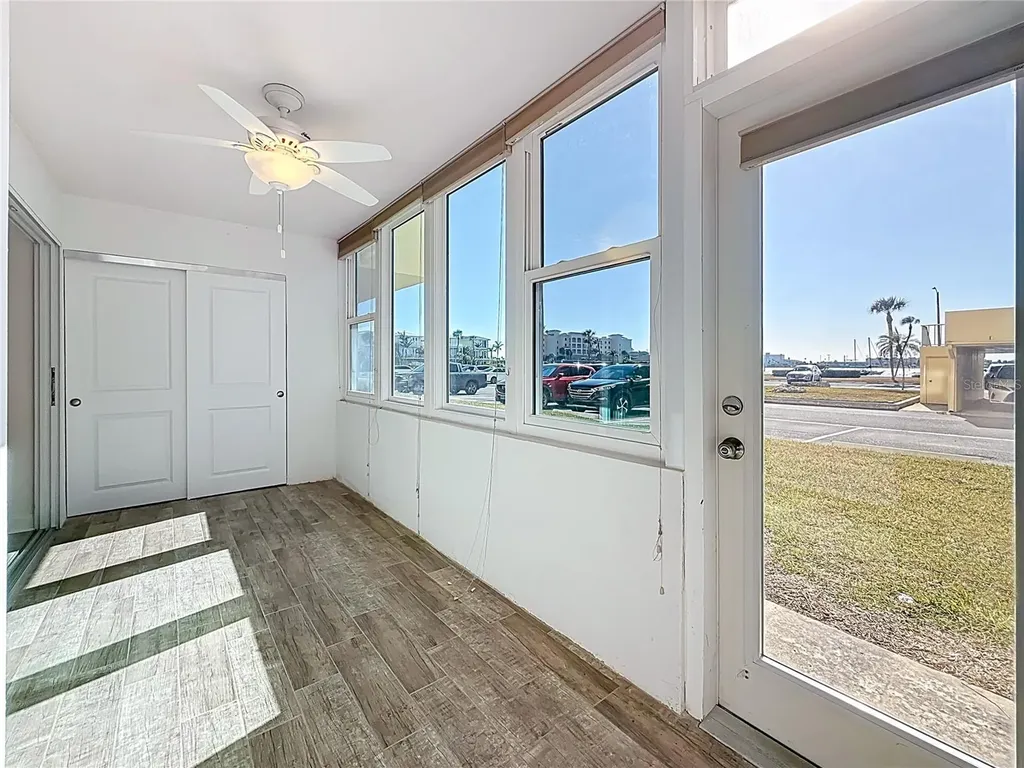 4550 Cove Circle St Petersburg FL 33708