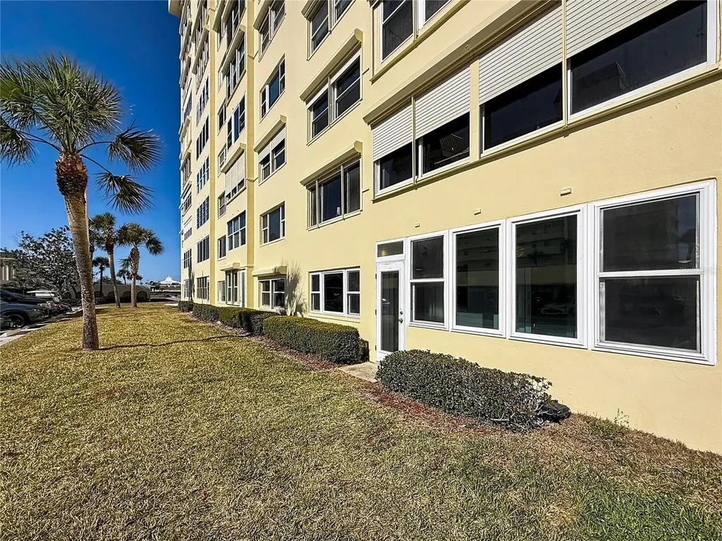 4550 Cove Circle St Petersburg FL 33708