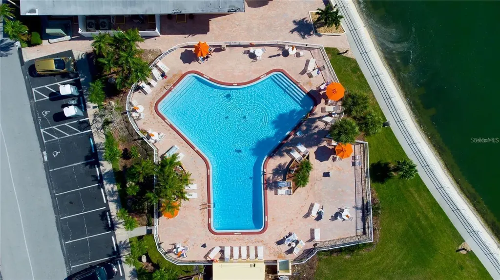 4550 Cove Circle St Petersburg FL 33708