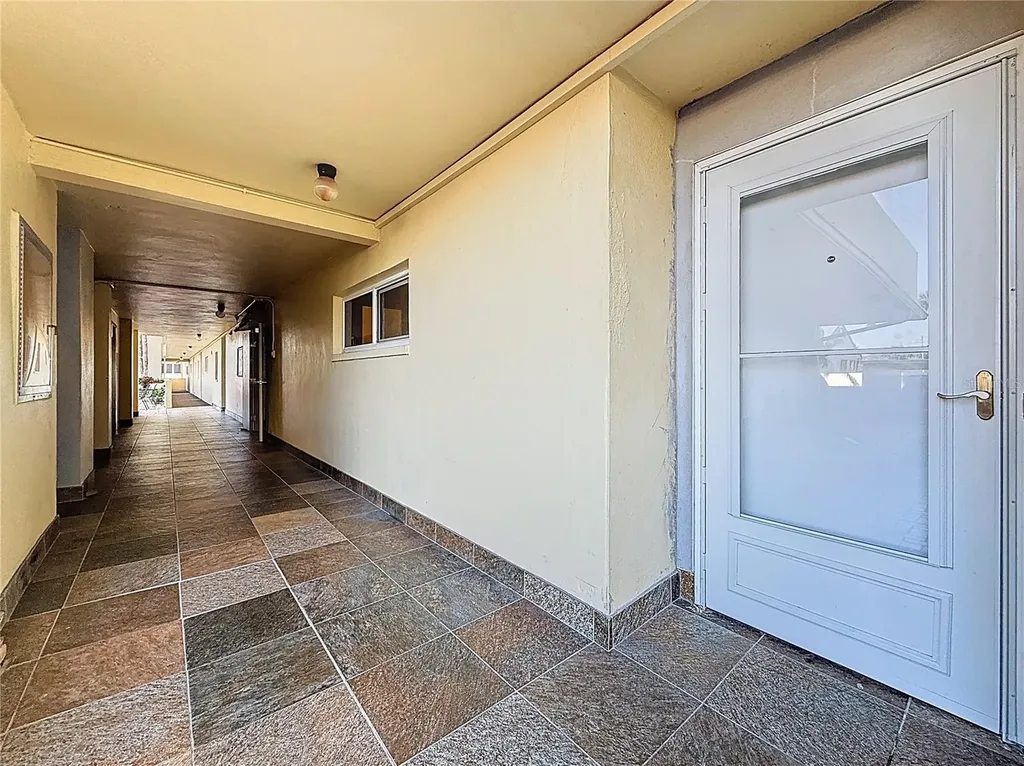4550 Cove Circle St Petersburg FL 33708