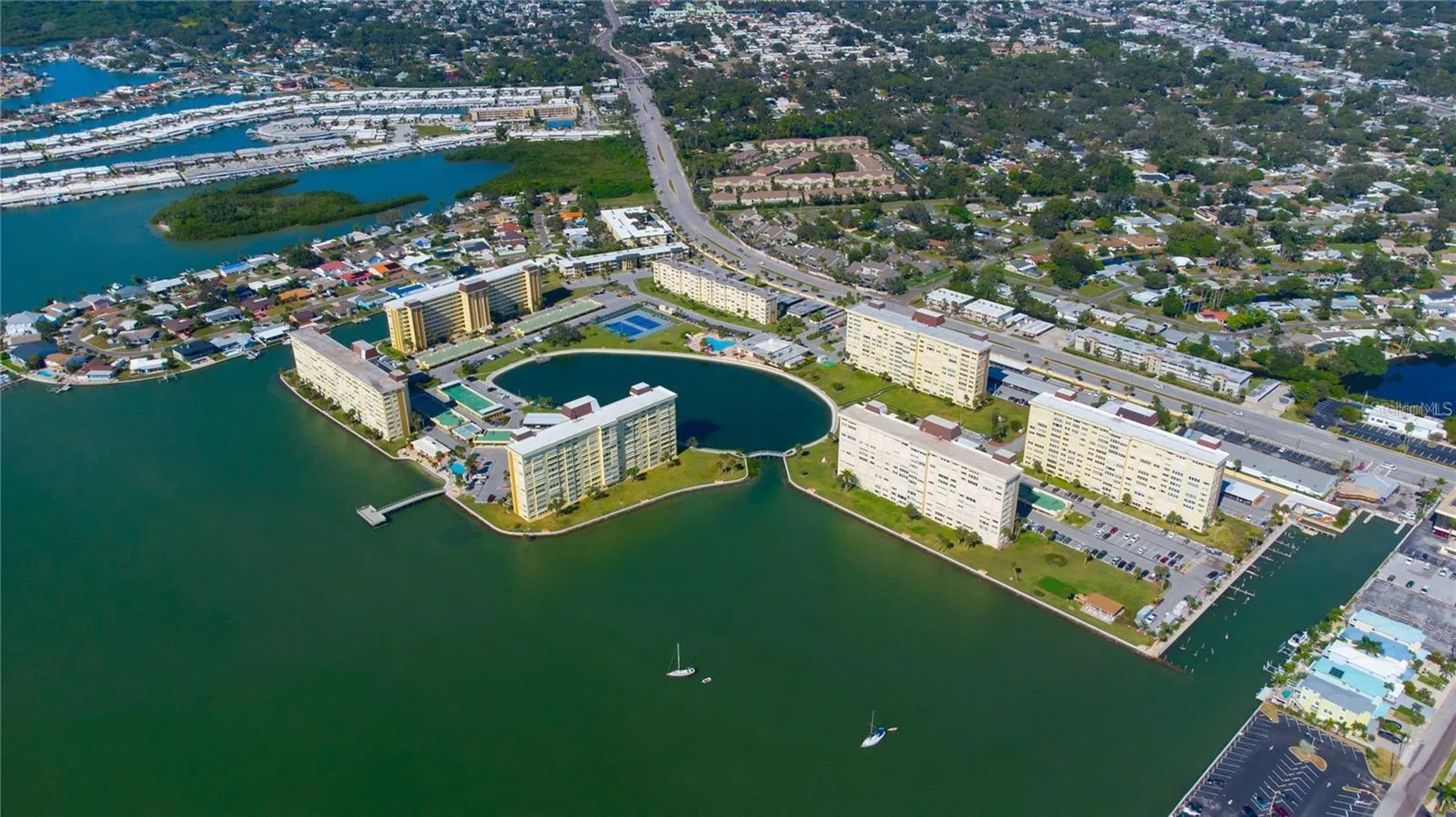 4550 Cove Circle St Petersburg FL 33708
