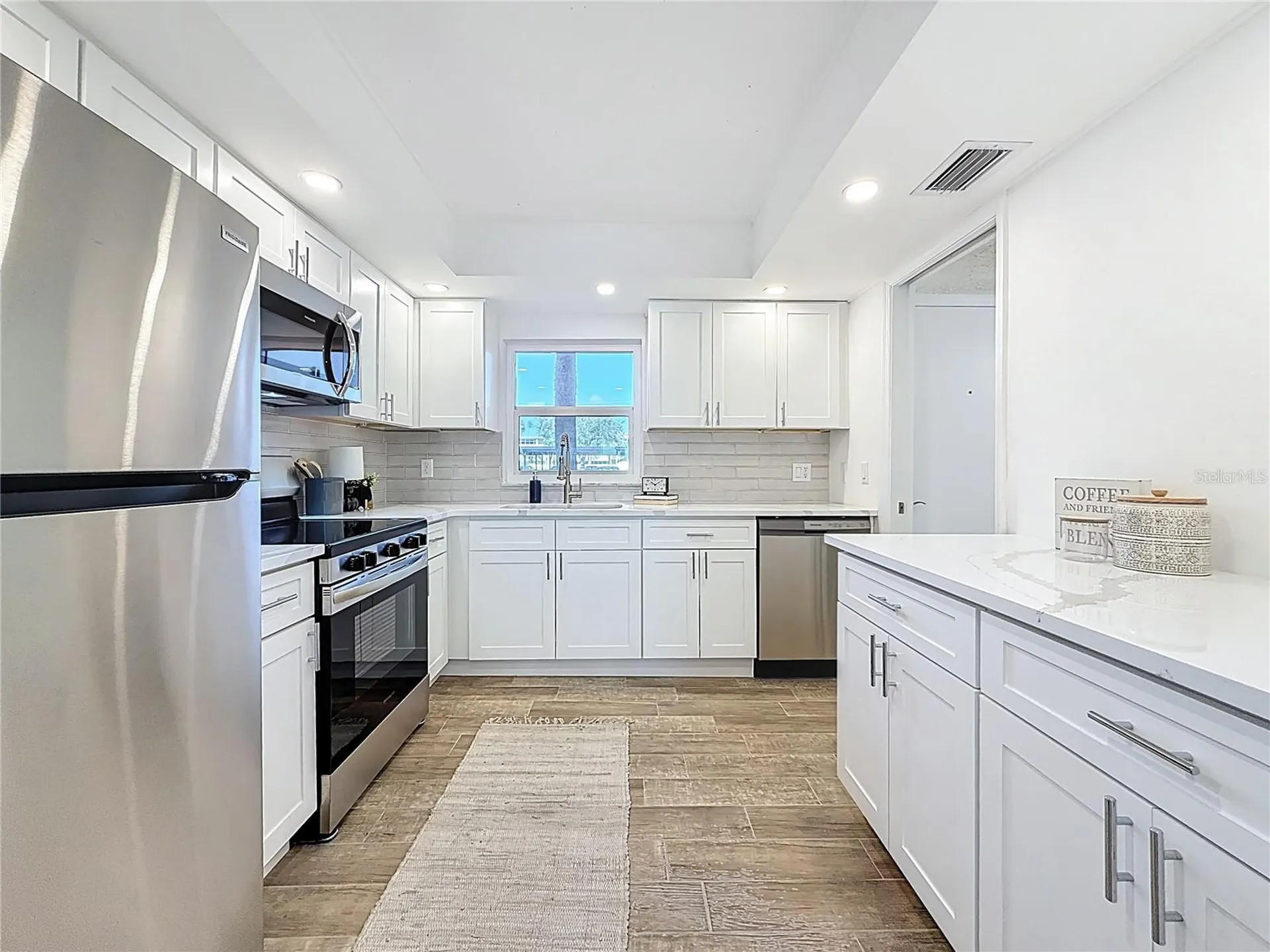 4550 Cove Circle St Petersburg FL 33708