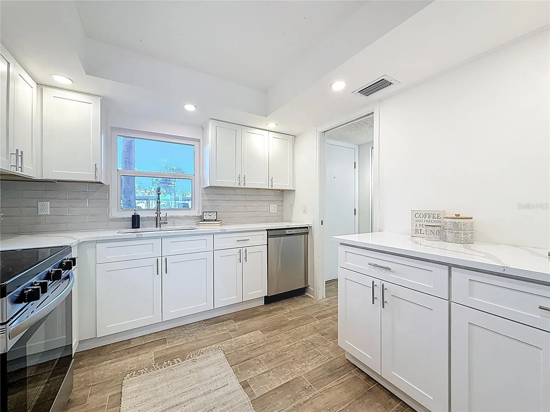 4550 Cove Circle St Petersburg FL 33708
