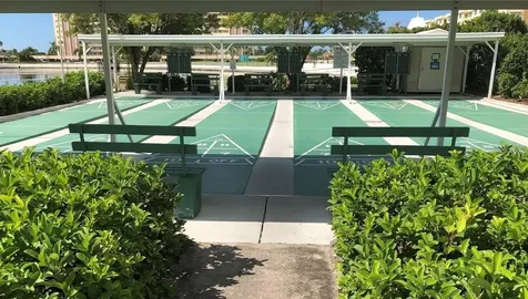 4550 Cove Circle St Petersburg FL 33708