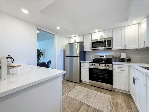 4550 Cove Circle St Petersburg FL 33708