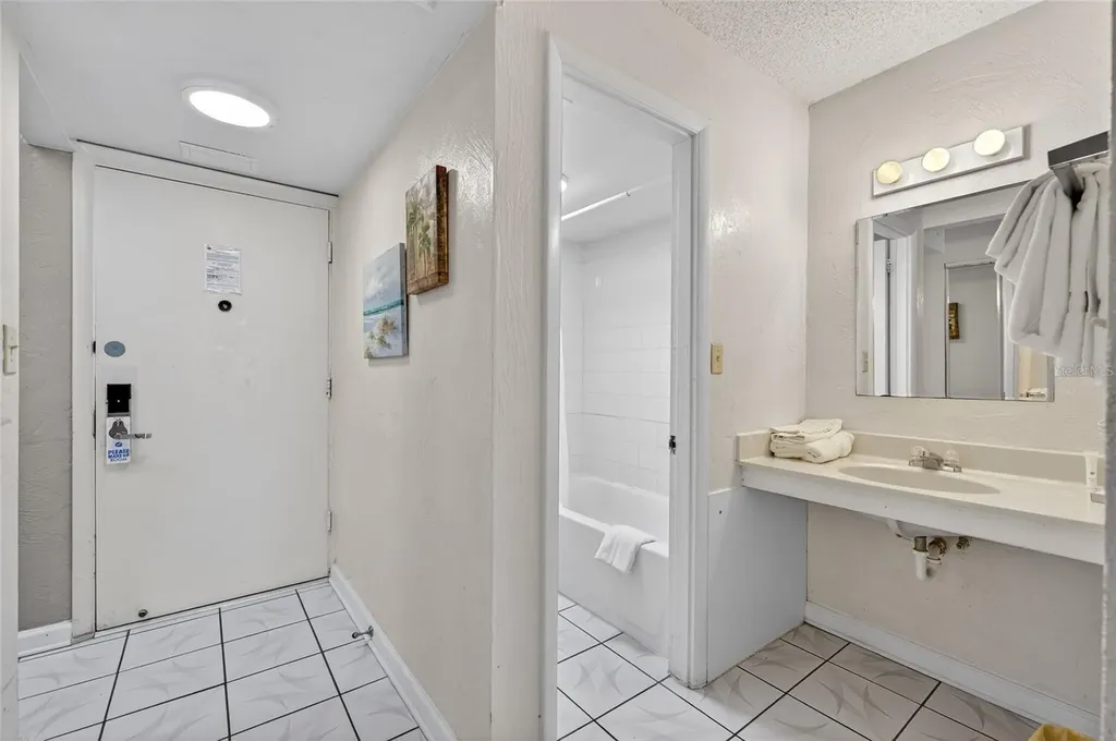 313 S Atlantic Avenue Daytona Beach FL 32118