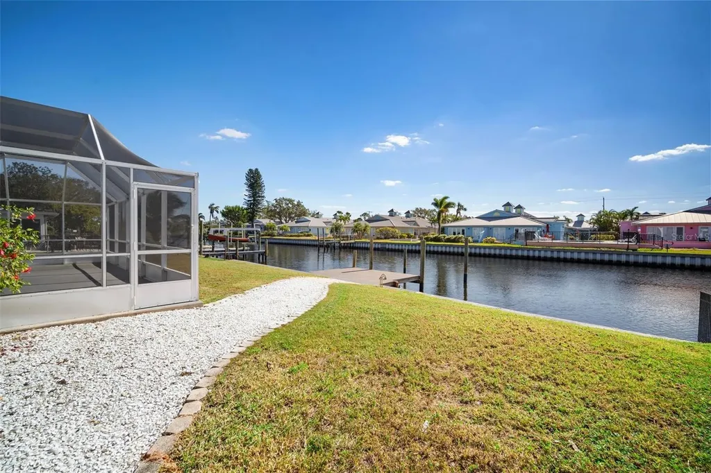 910 Spindle Palm Way Apollo Beach FL 33572