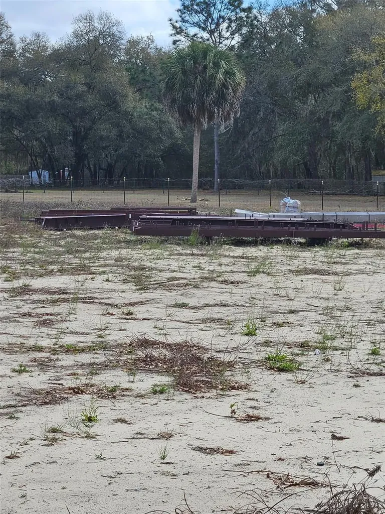 16010 SE 65th Street Road Ocklawaha FL 32179
