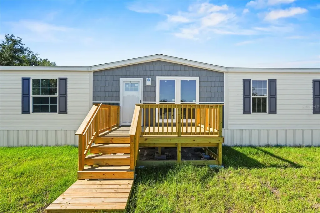 21712 NW 274th Street Okeechobee FL 34972
