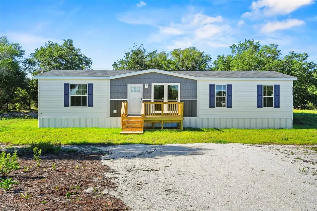 21712 NW 274th Street Okeechobee FL 34972