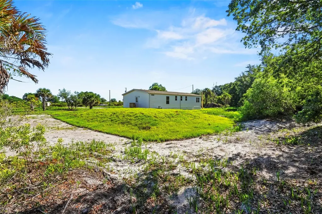 21712 NW 274th Street Okeechobee FL 34972