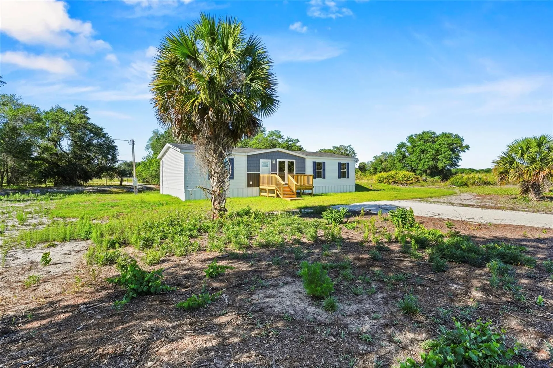 21712 NW 274th Street Okeechobee FL 34972