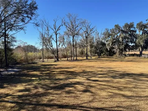 38706 River Road Dade City FL 33525