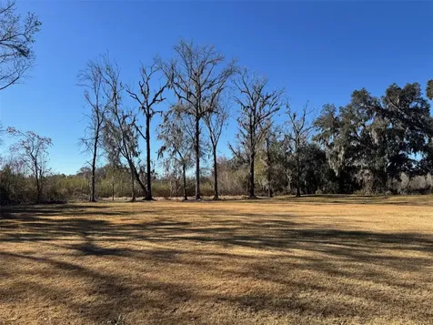 38706 River Road Dade City FL 33525