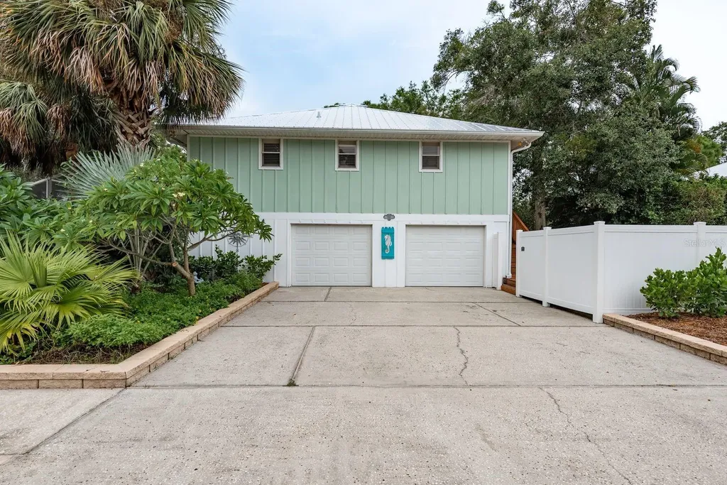 737 Ohio Avenue Palm Harbor FL 34683