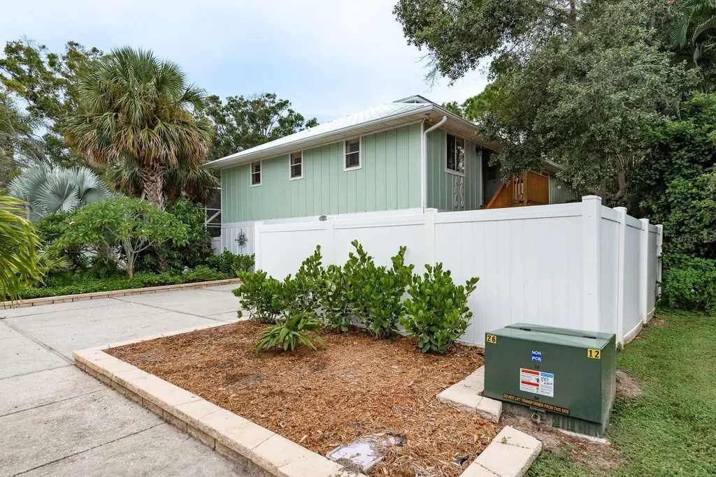 737 Ohio Avenue Palm Harbor FL 34683