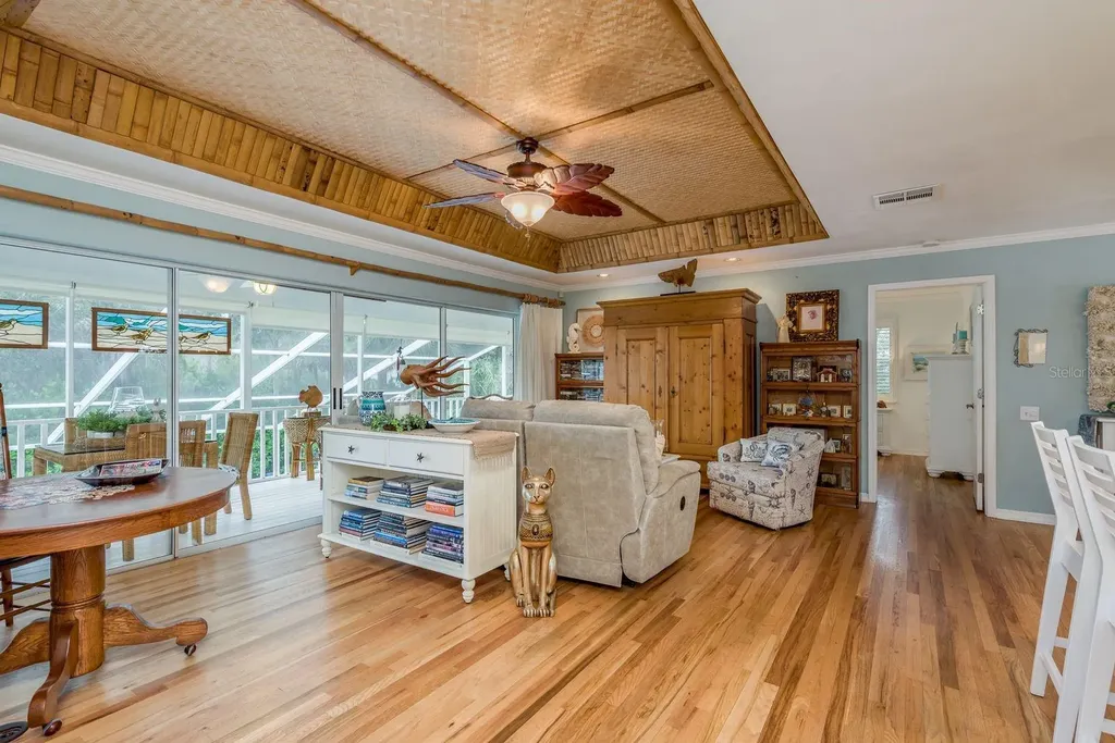 737 Ohio Avenue Palm Harbor FL 34683