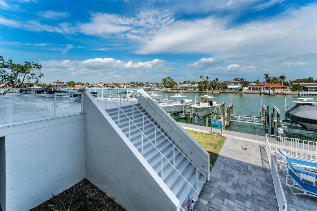 415 Island Way Clearwater Beach FL 33767