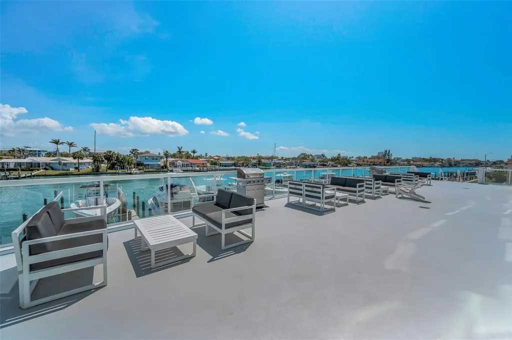 415 Island Way Clearwater Beach FL 33767
