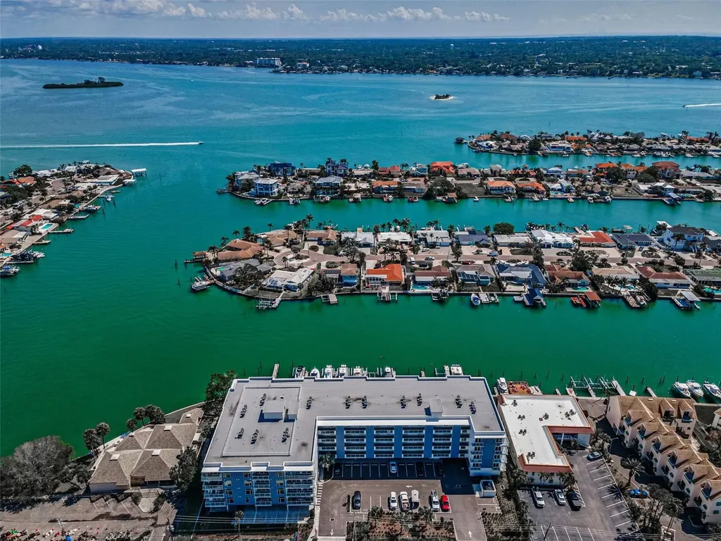 415 Island Way Clearwater Beach FL 33767