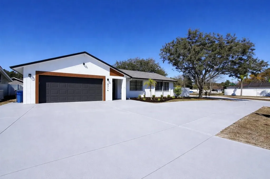 6718 Leeward Isle Way Tampa FL 33615