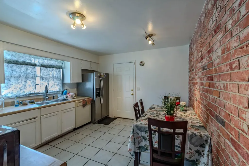 4825 Victory Drive Orlando FL 32808
