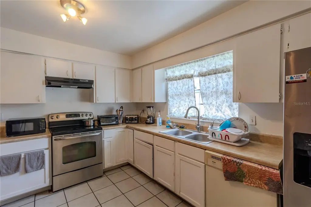 4825 Victory Drive Orlando FL 32808