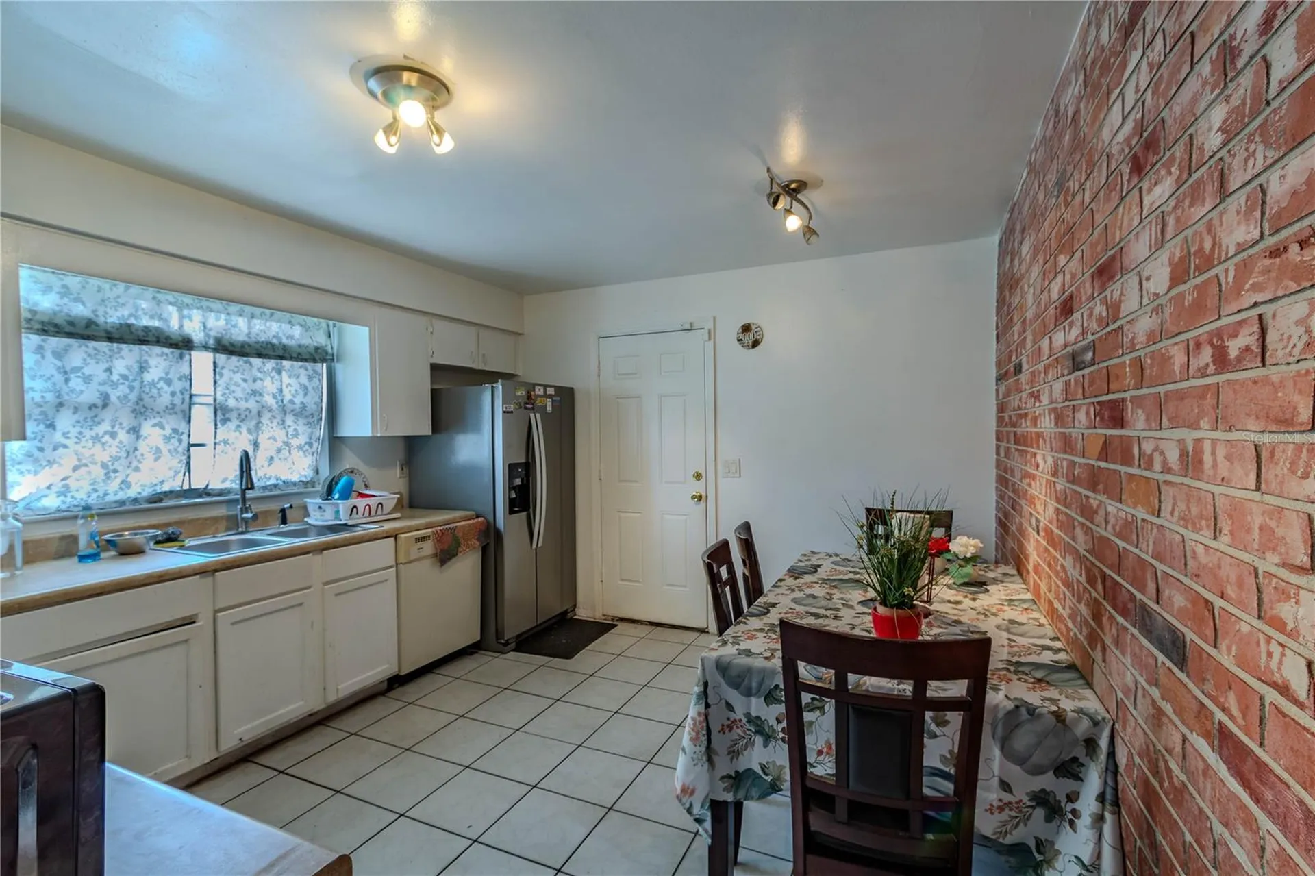 4825 Victory Drive Orlando FL 32808