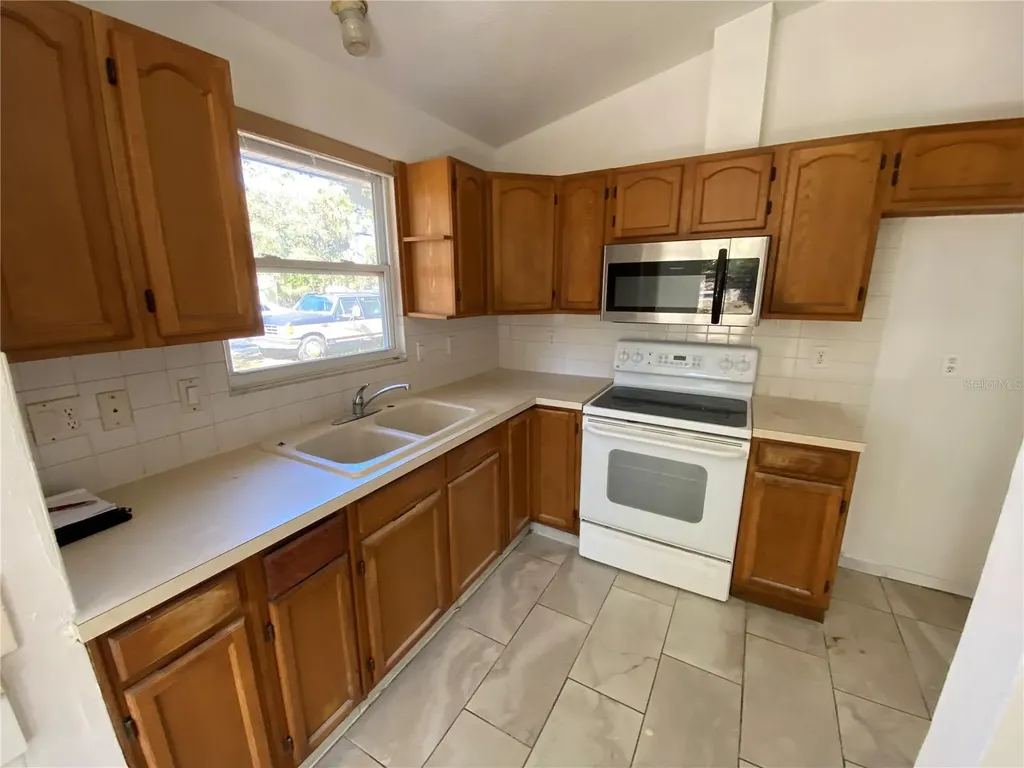1835 6th Avenue E Bradenton FL 34208