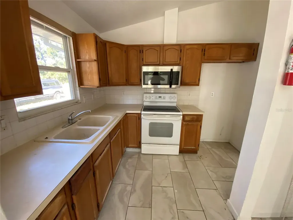 1835 6th Avenue E Bradenton FL 34208