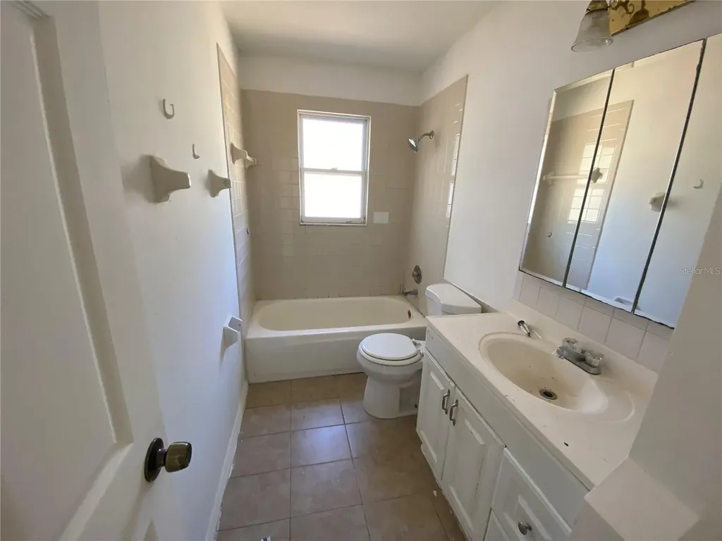 1835 6th Avenue E Bradenton FL 34208