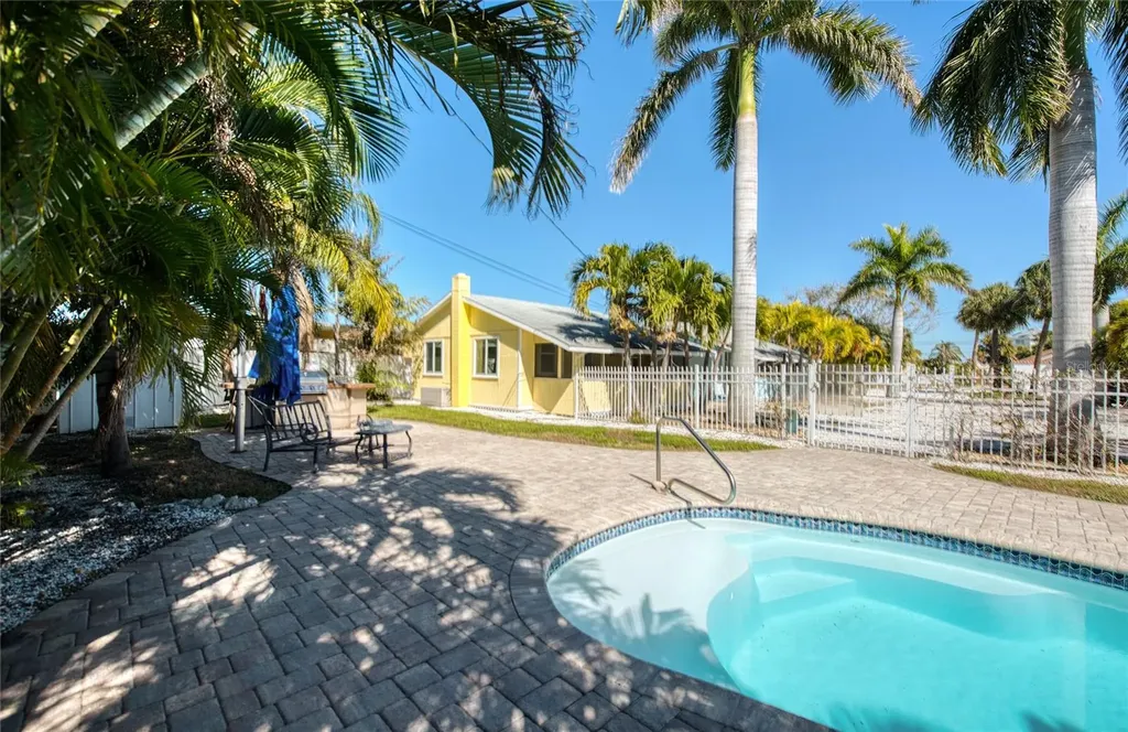13136 4th Street E Madeira Beach FL 33708