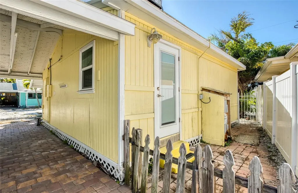 13136 4th Street E Madeira Beach FL 33708
