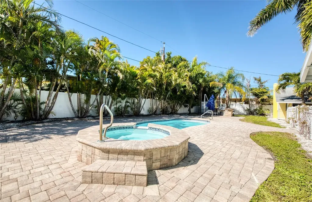 13136 4th Street E Madeira Beach FL 33708
