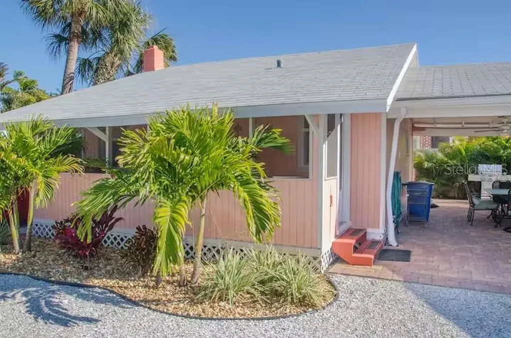 13136 4th Street E Madeira Beach FL 33708