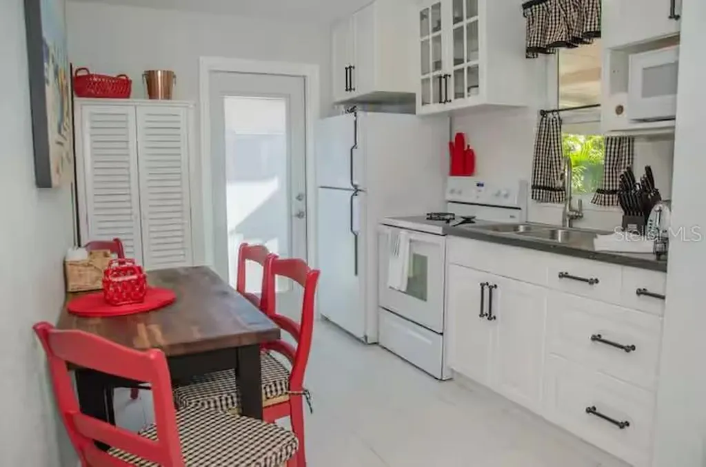 13136 4th Street E Madeira Beach FL 33708