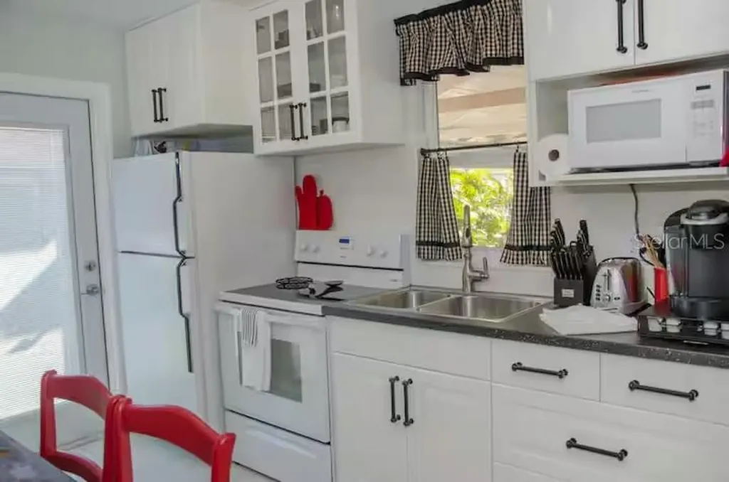 13136 4th Street E Madeira Beach FL 33708