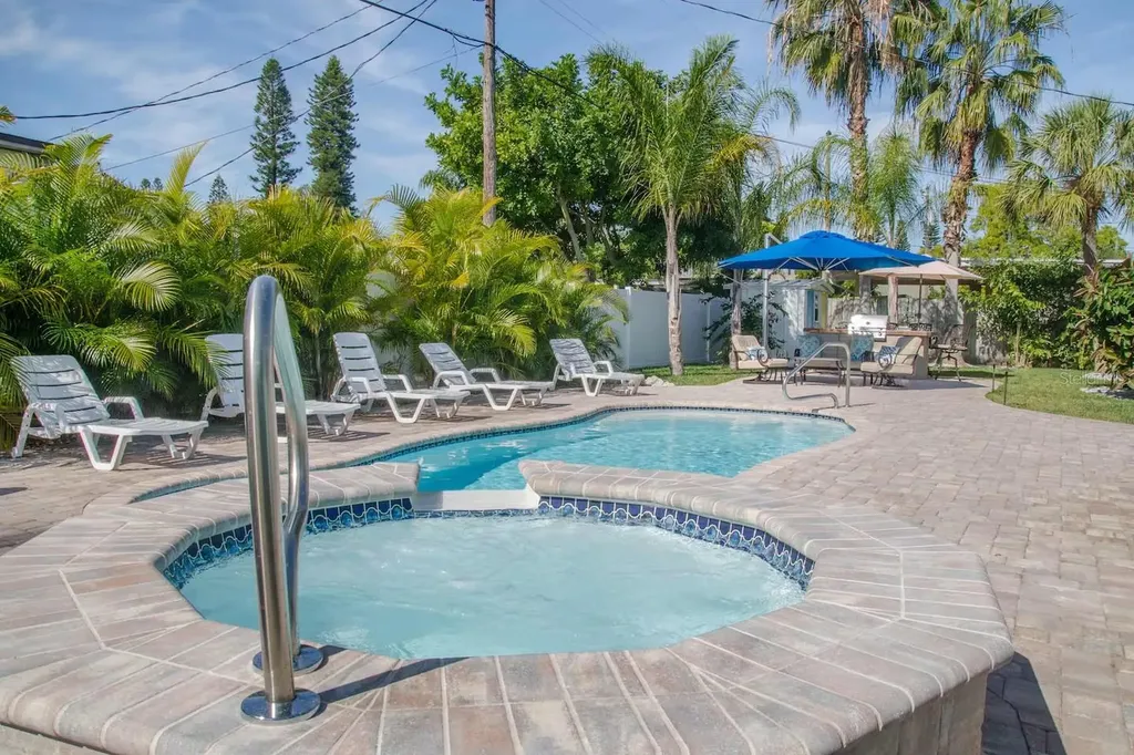 13136 4th Street E Madeira Beach FL 33708