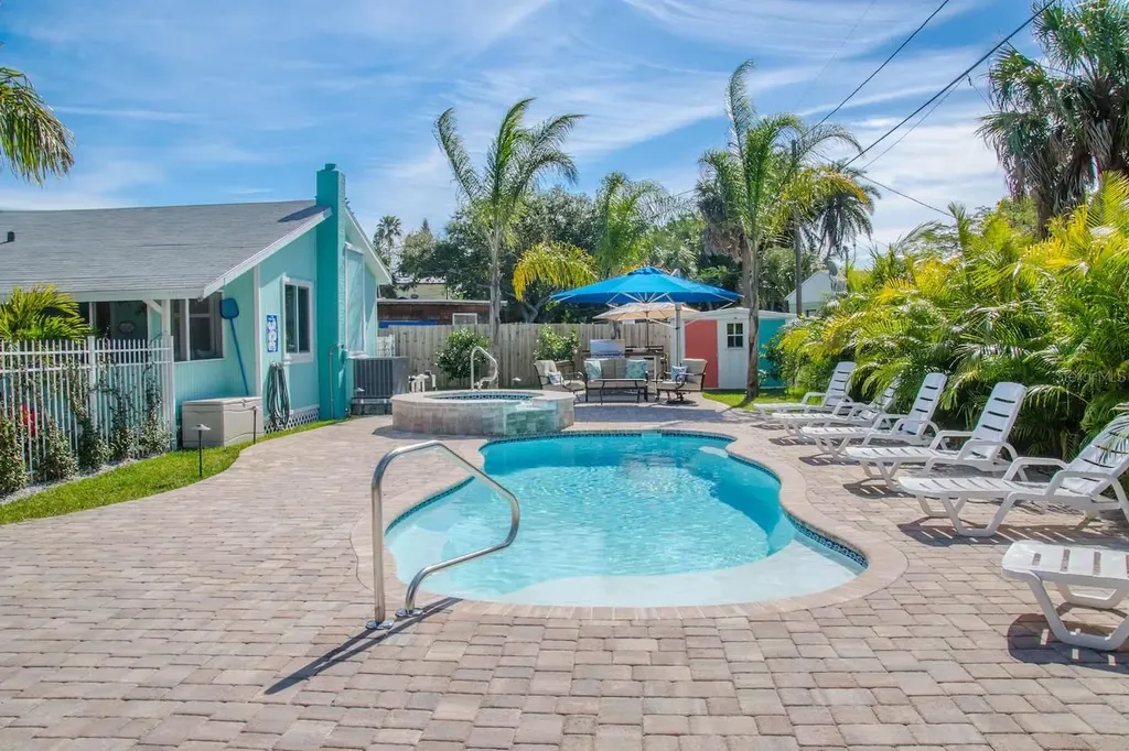 13136 4th Street E Madeira Beach FL 33708