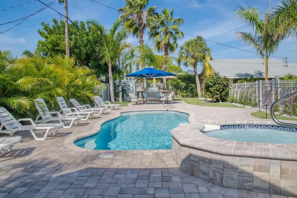 13136 4th Street E Madeira Beach FL 33708