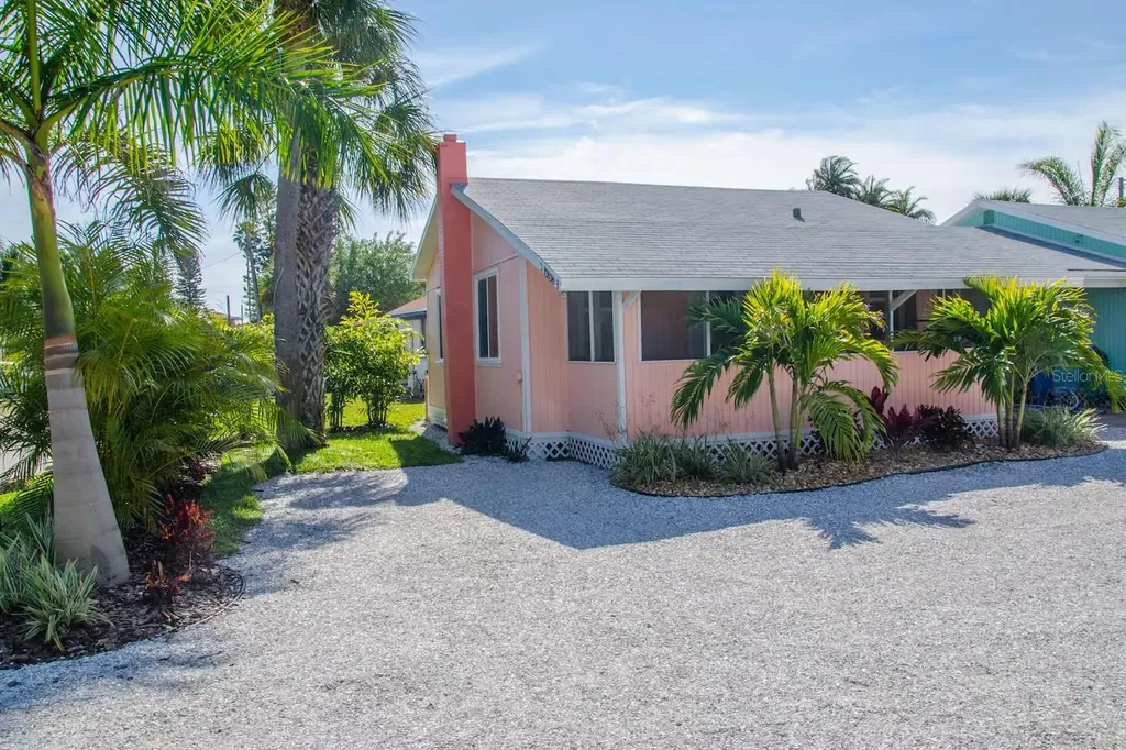 13136 4th Street E Madeira Beach FL 33708