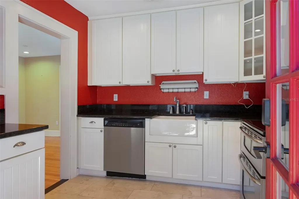 130 22nd Avenue NE St Petersburg FL 33704