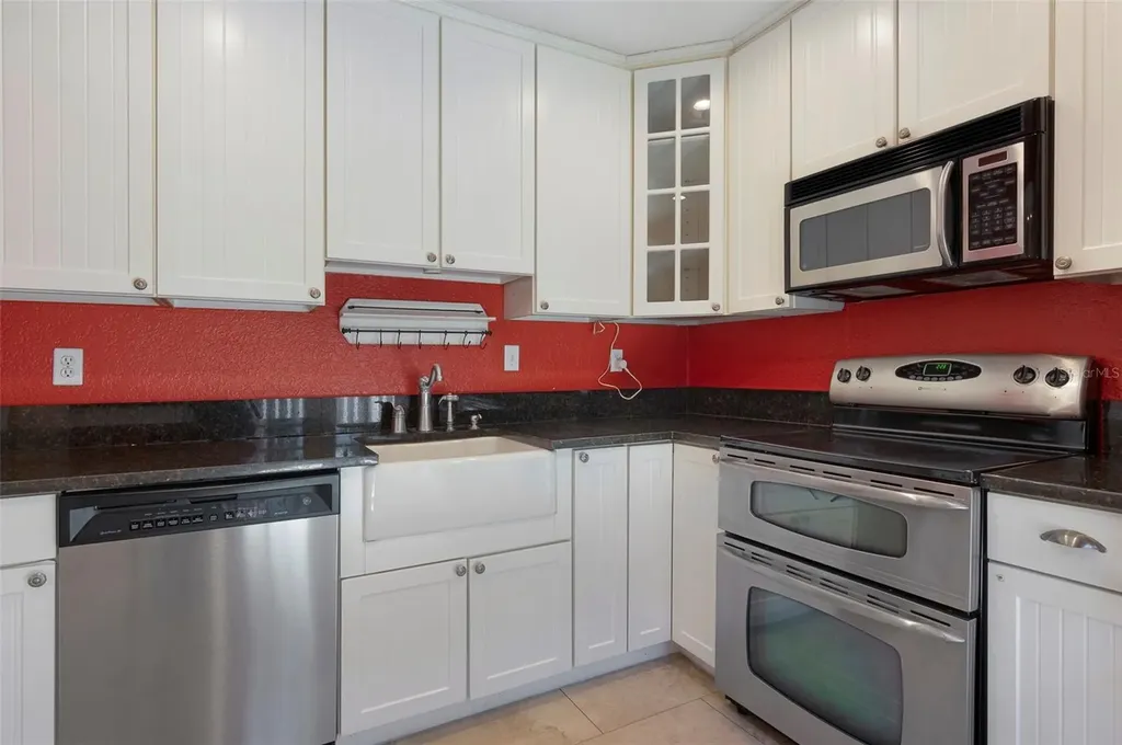 130 22nd Avenue NE St Petersburg FL 33704