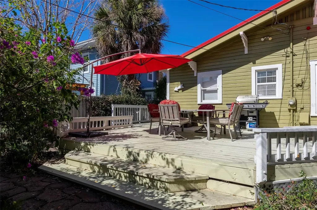 130 22nd Avenue NE St Petersburg FL 33704