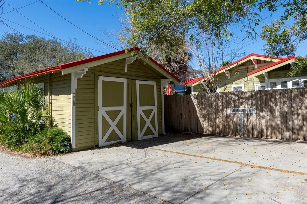 130 22nd Avenue NE St Petersburg FL 33704