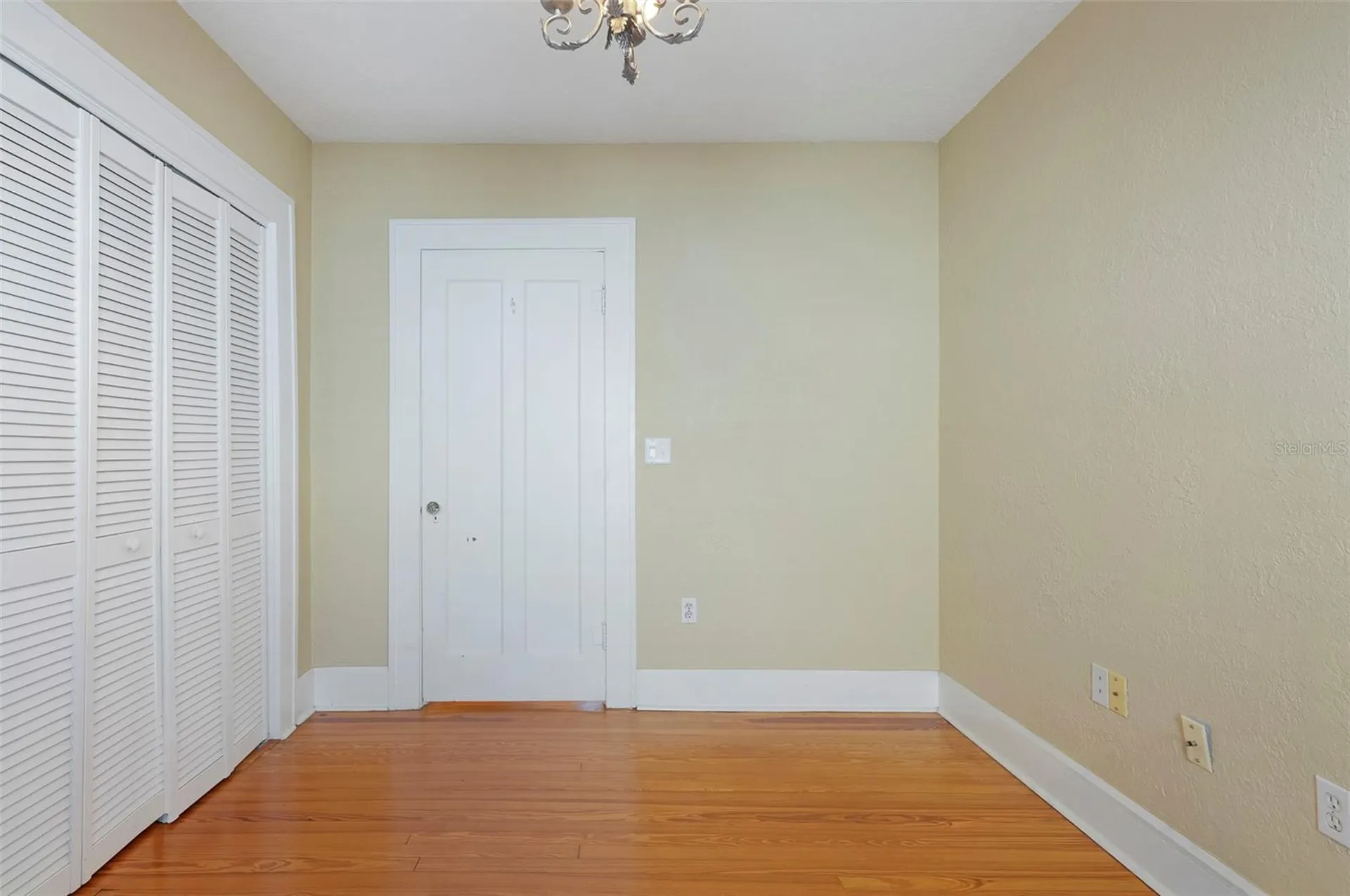 130 22nd Avenue NE St Petersburg FL 33704