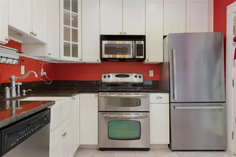 130 22nd Avenue NE St Petersburg FL 33704