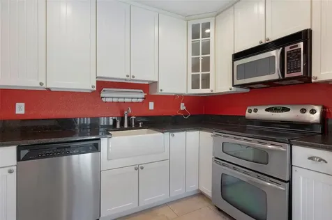 130 22nd Avenue NE St Petersburg FL 33704