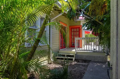 130 22nd Avenue NE St Petersburg FL 33704